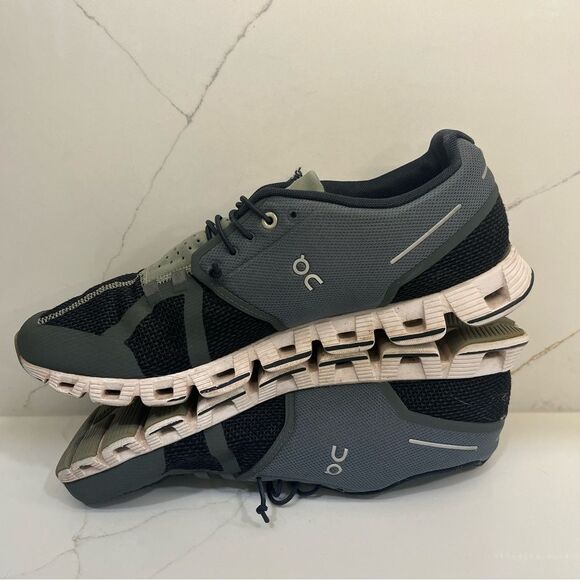 On Cloud Light Weight Athletic Shoes - Picture 6 of 10